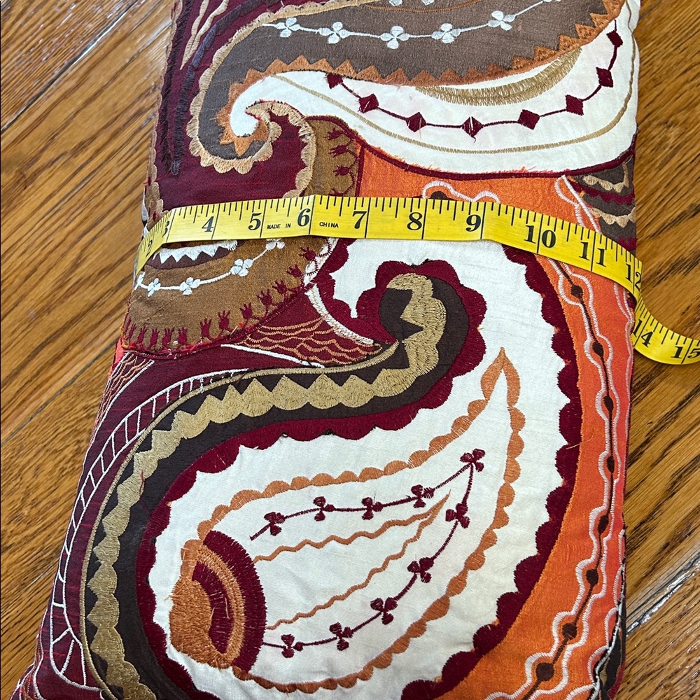 Pier 1 lumbar pillow and cover. ZIP opening on back. Polyfil pillow included. - Picture 5 of 8